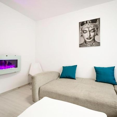 Nice Apartament Arad Exterior photo
