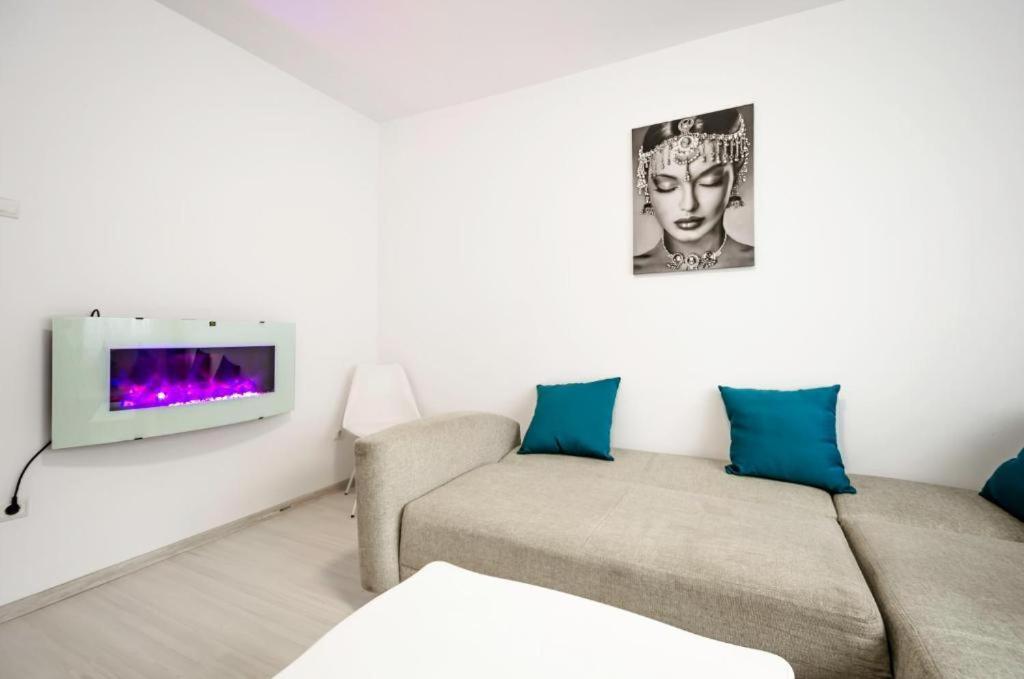 Nice Apartament Arad Exterior photo